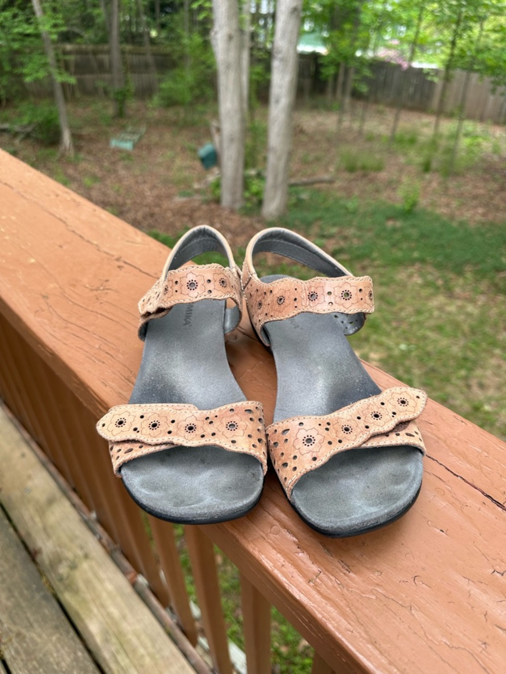 Romika tan leather floral sandals